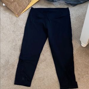Cropped black fabletics leggings